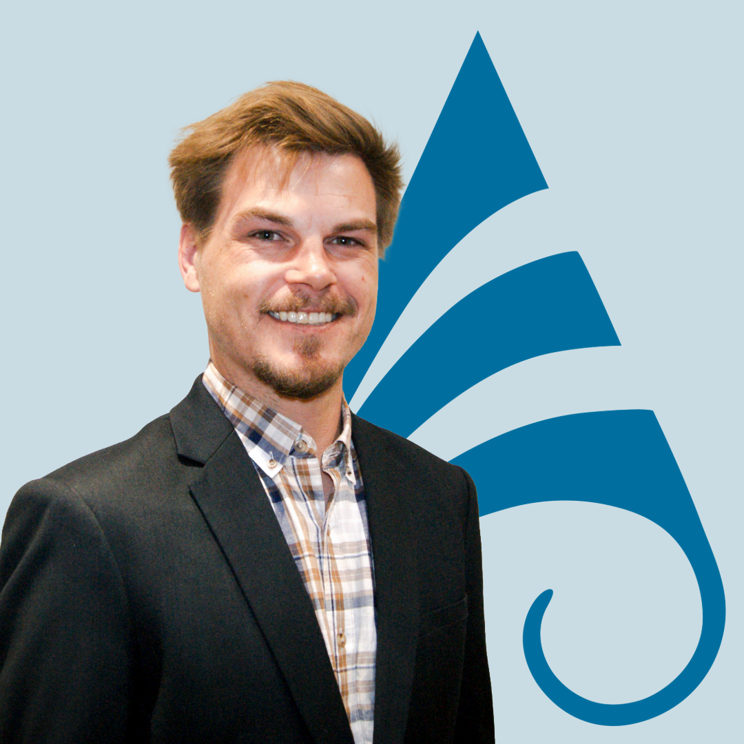 Alex_editor_headshot